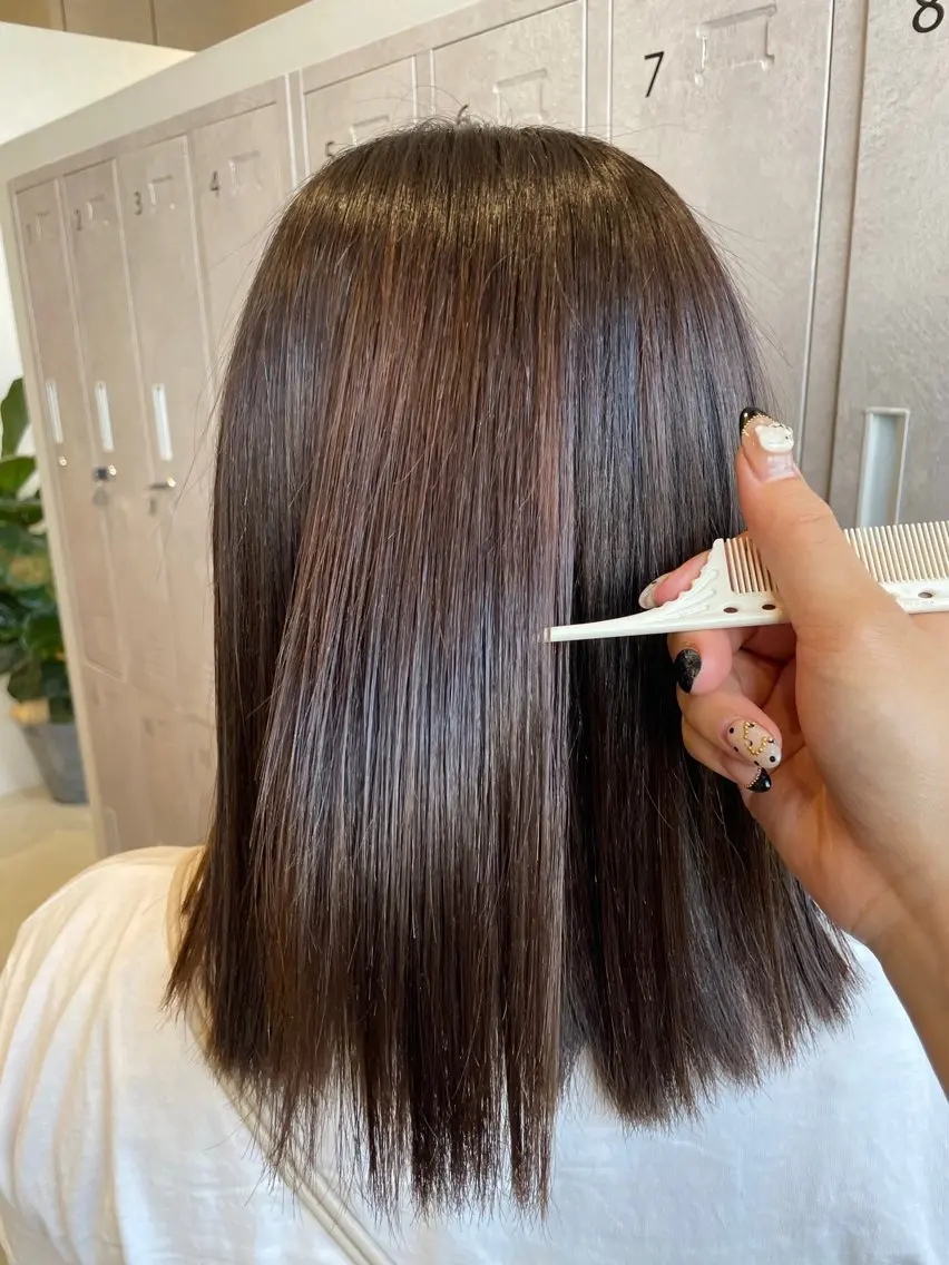 ミディアム 小澤 璃奈のヘアスタイル