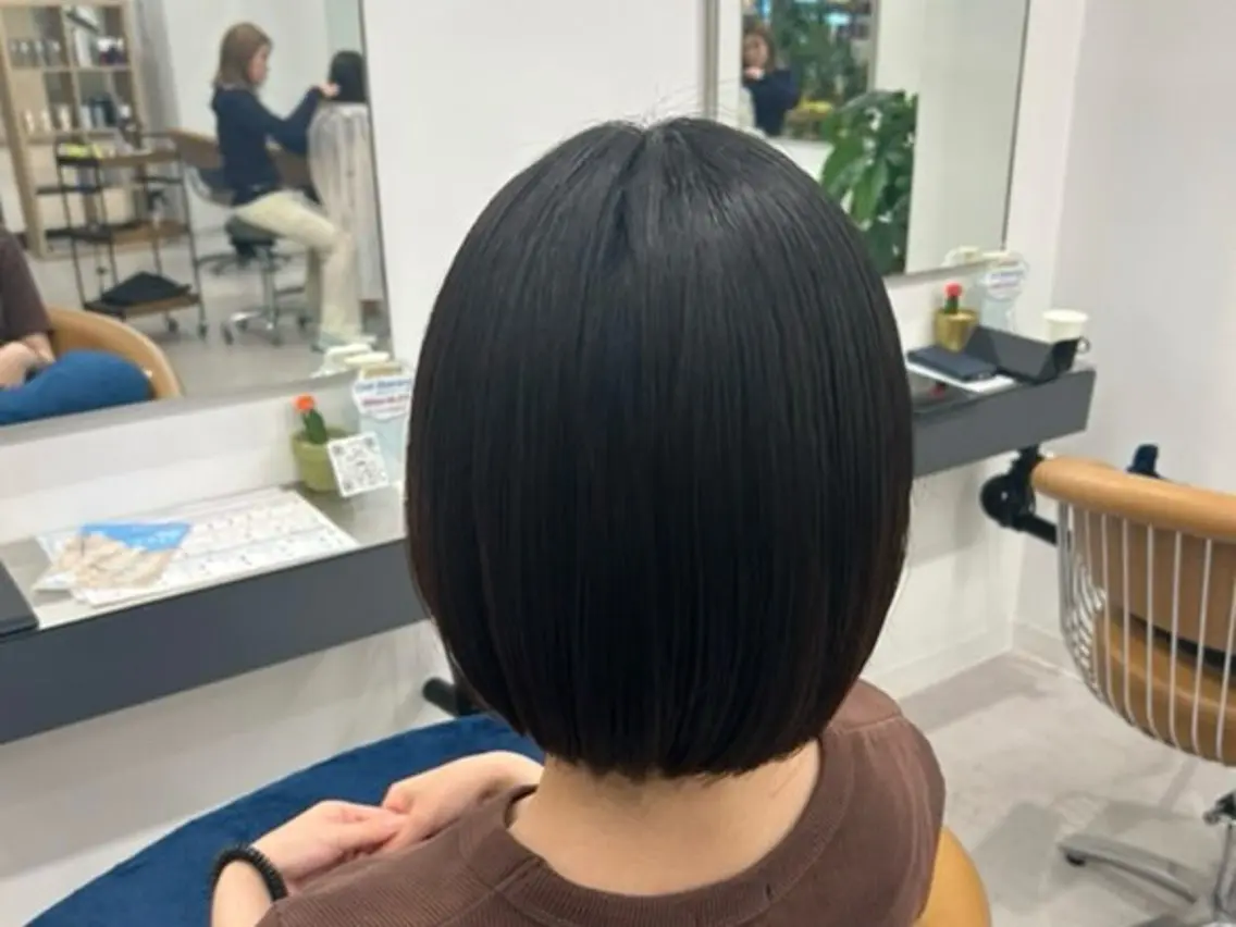 ショート ヘアカラー レイヤー/透けカラー アレンジ/篠崎渚彩のヘアスタイル