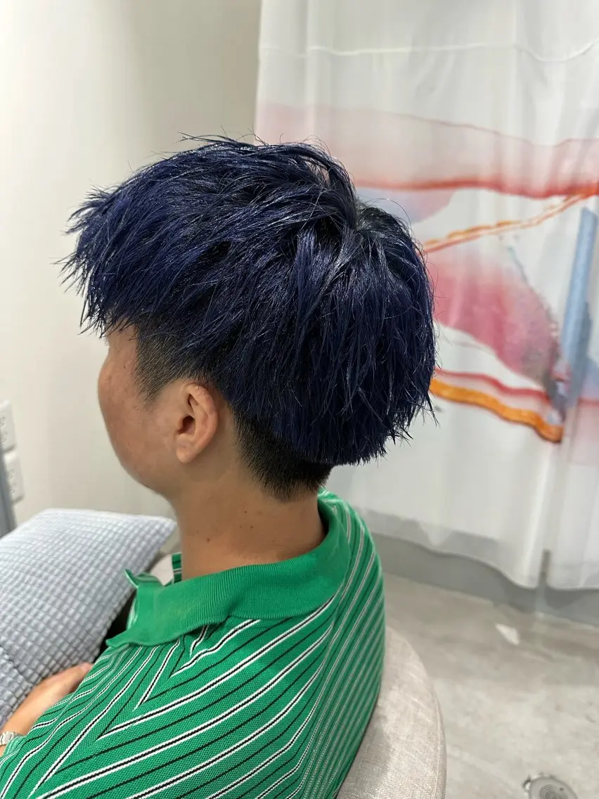 ショート カラー メンズ メンズハイトーン ブルーカラー ハイトーンカラー カット ヘアカラー 💎メンズパーマ特化 🥇メンズのプロのヘアスタイル