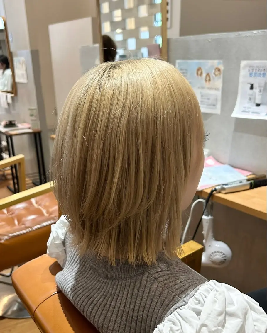 ミディアム ボブレイヤー ボブ レイヤーカット 外ハネヘア カット 櫻井 優希のヘアスタイル