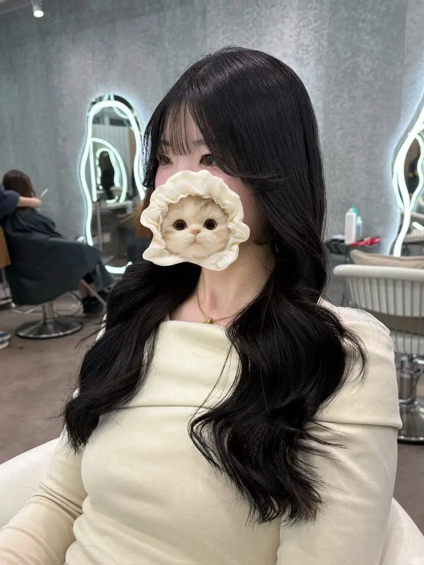 ロング カラー ヘアアレンジ ブリーチ 透明感カラー 顔まわりレイヤー 顔周りカット ハッシュカット カット ヘアカラー トリートメント ヘアセット 大宮縮毛矯正🩵 レイヤー 佐藤和のヘアスタイル