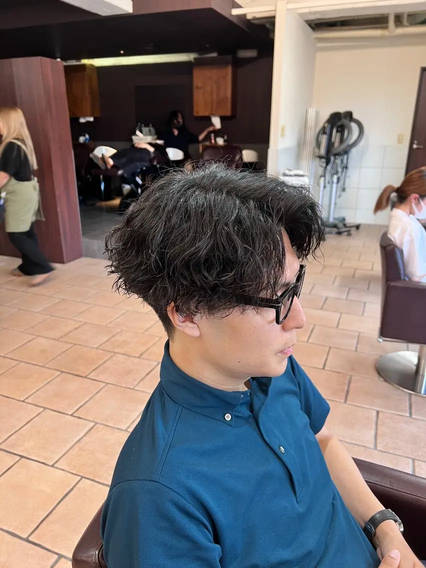 ショート パーマ メンズ メンズパーマ ツイストスパイラルパーマ 波巻きパーマ スパイラルパーマ カット パーマ メンズカットパーマ ✂️ JOYAのヘアスタイル