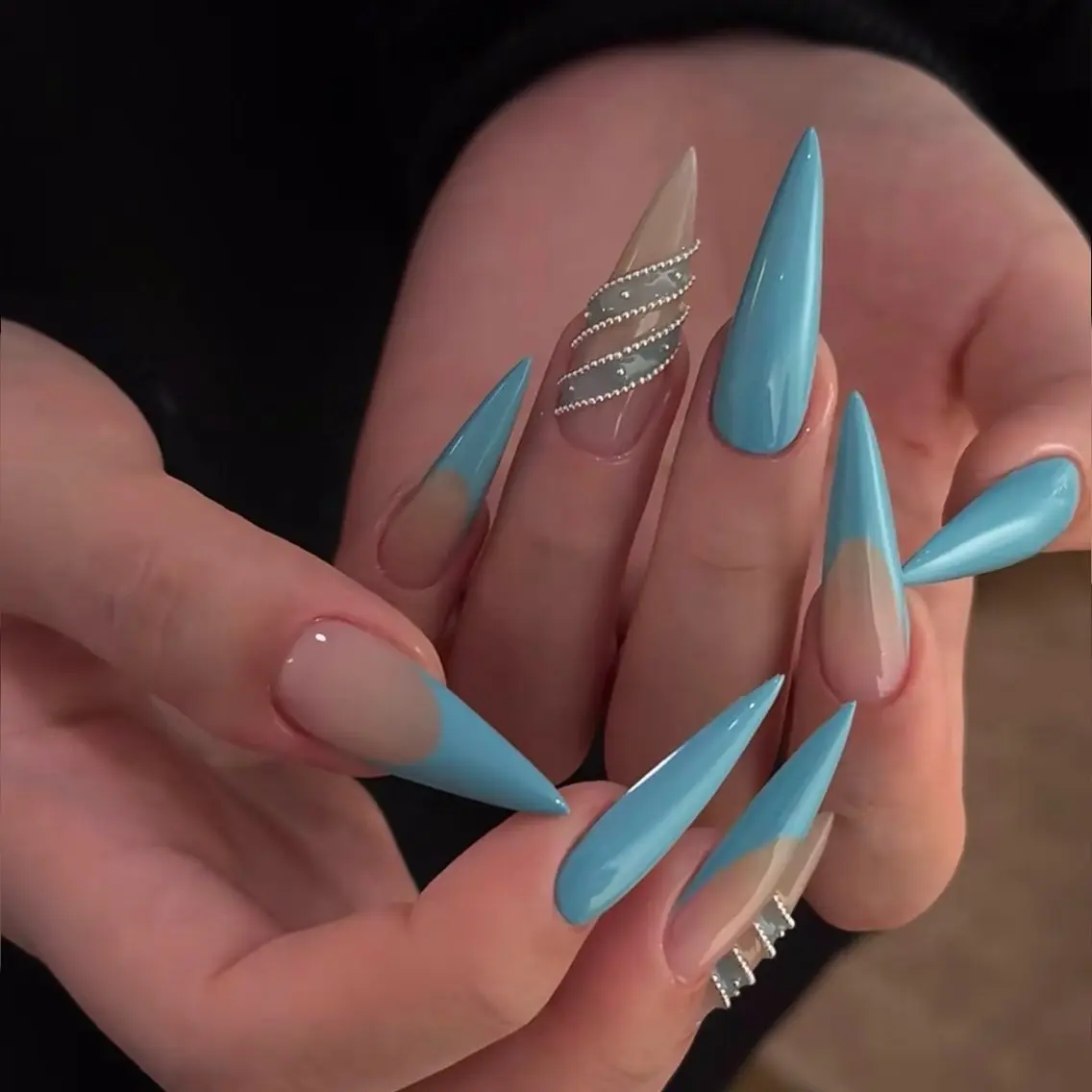 ネイル VV  Nail salonのネイルデザイン