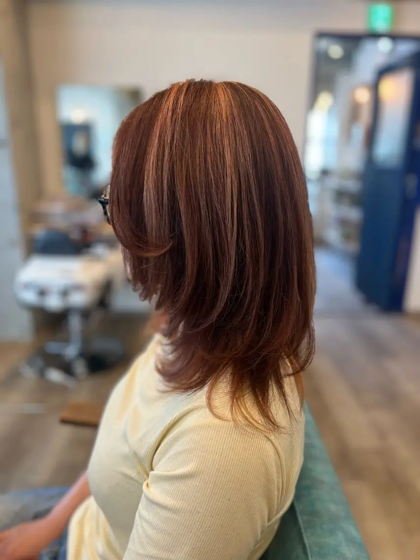 ミディアム 顔周りカット ハイライト レイヤーカット カット ヘアカラー トリートメント Liere Muuのヘアスタイル