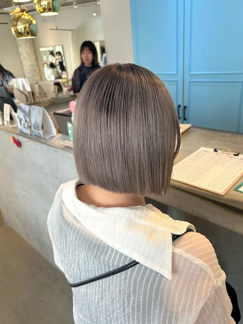 ショート カラー 砂野 真璃奈のヘアスタイル