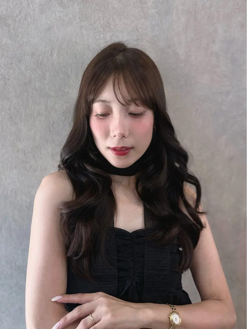 ロング デート 顔周りカット ヨシンモリ 韓国風ヘア レイヤーカット 𝒓𝒊𝒏𝒂 /水光カラーのヘアスタイル