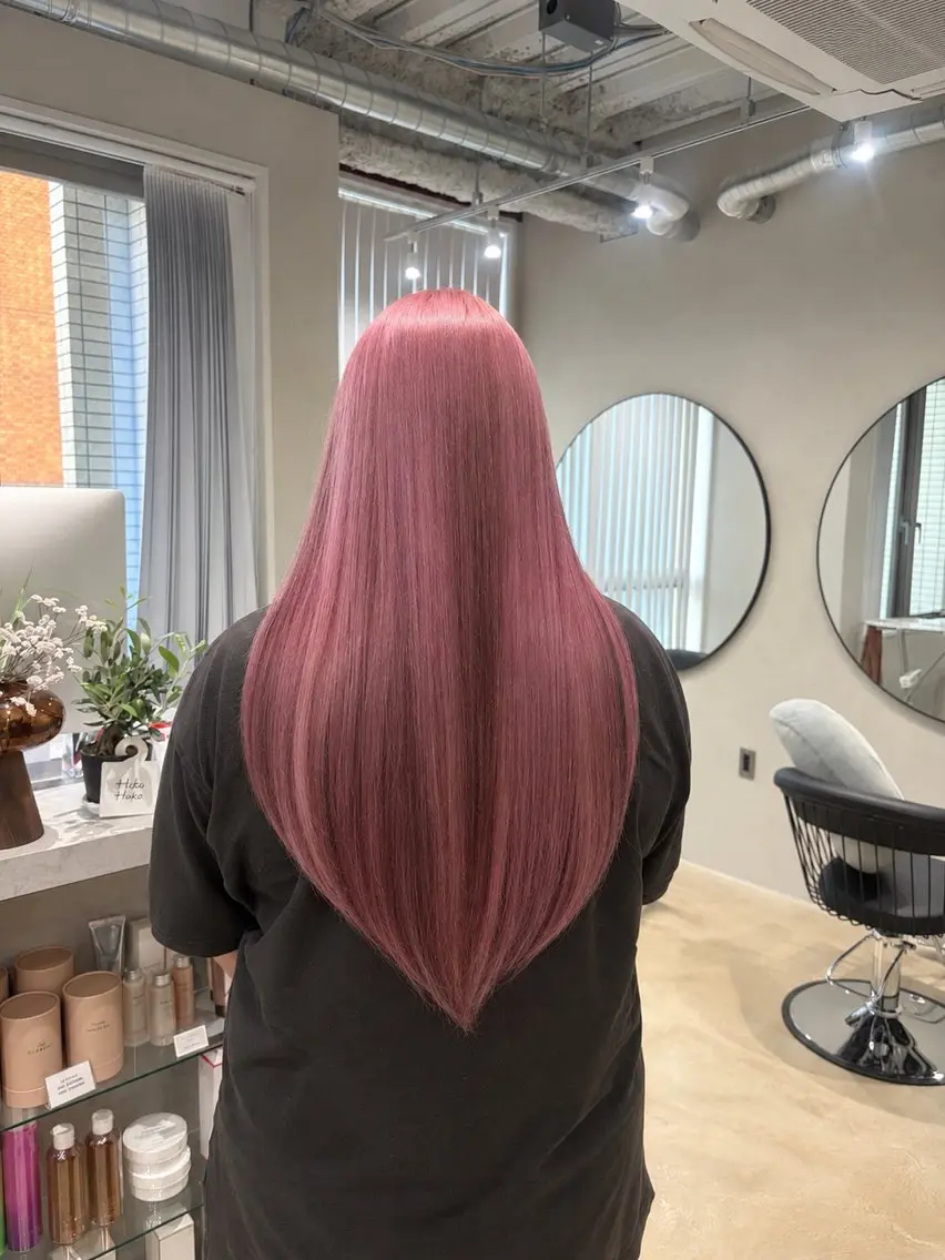ロング ヘアカラー トリートメント Uni. wakabaのヘアスタイル