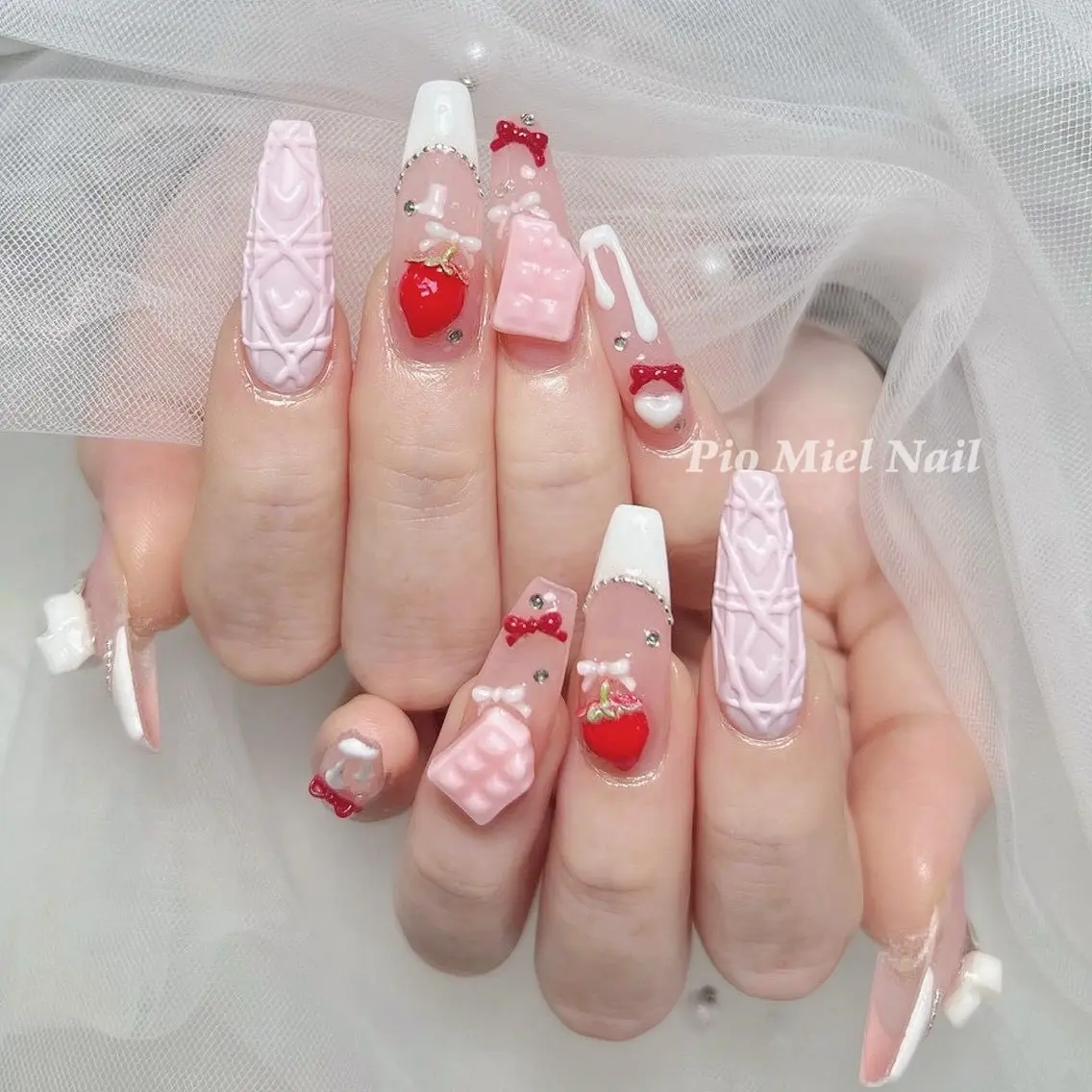 ネイル ハンドネイル HANA 長さだしのネイルデザイン