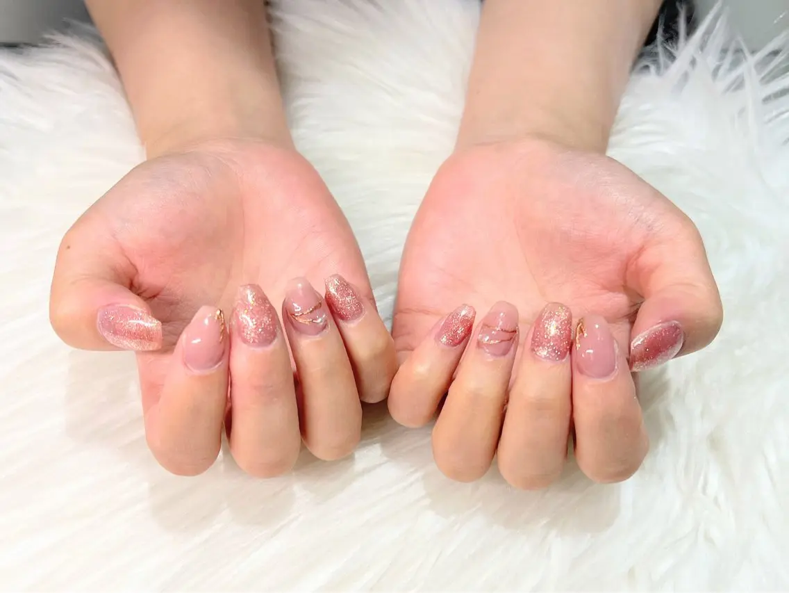 ネイル フラッシュネイル フラッシュマグ ゴージャス ミラーネイル ワンカラーネイル Viel💅 〜yuki〜のネイルデザイン
