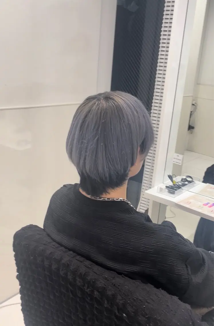 ケアブリーチ インナーカラー+全体カラー+クイックトリートメントの写真