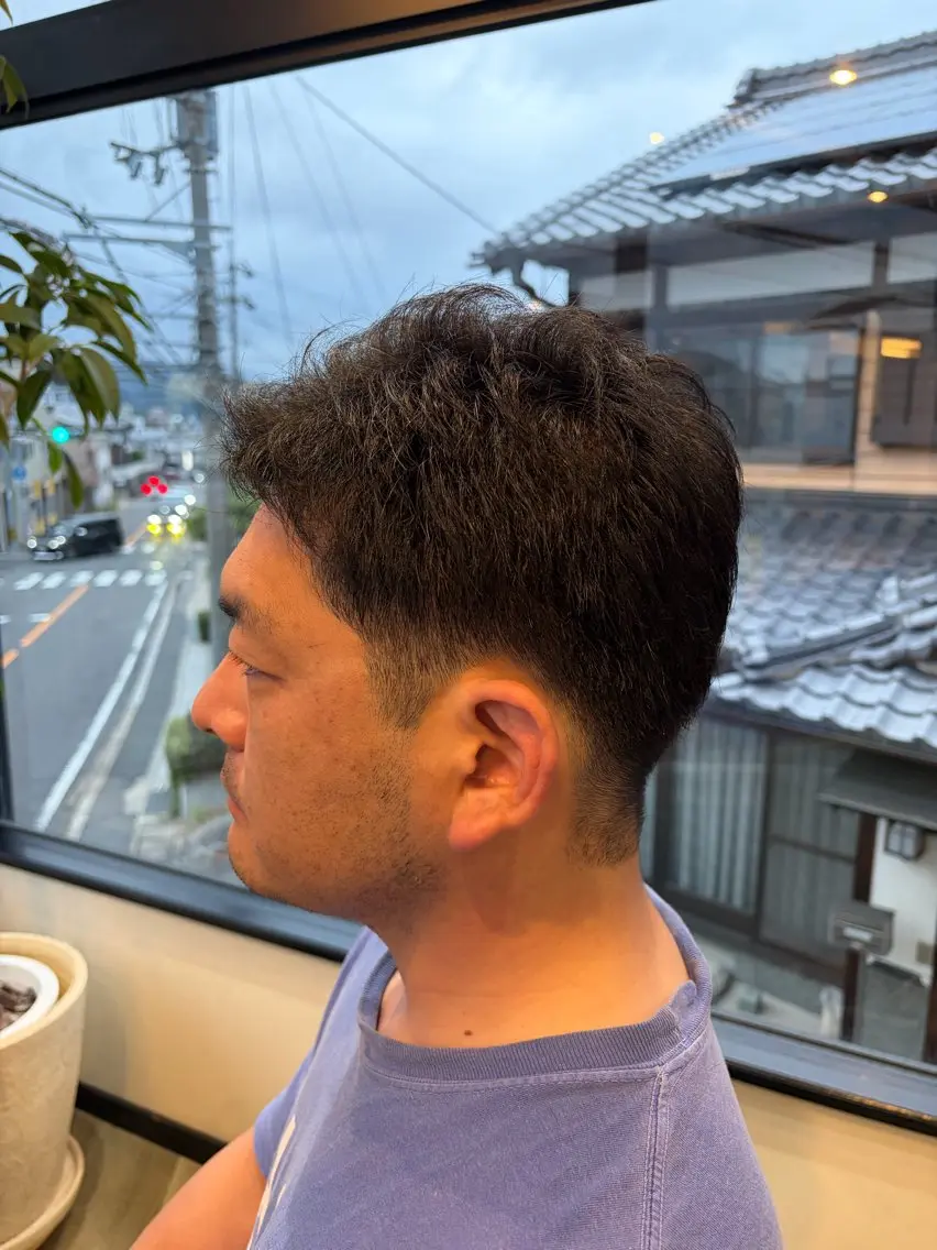 メンズ アップバング メンズショート ツーブロック 刈り上げ 中村 仁哉のヘアスタイル