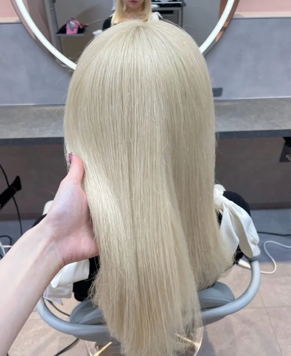 セミロング カラー ヘアカラー toyohara momokaのヘアスタイル