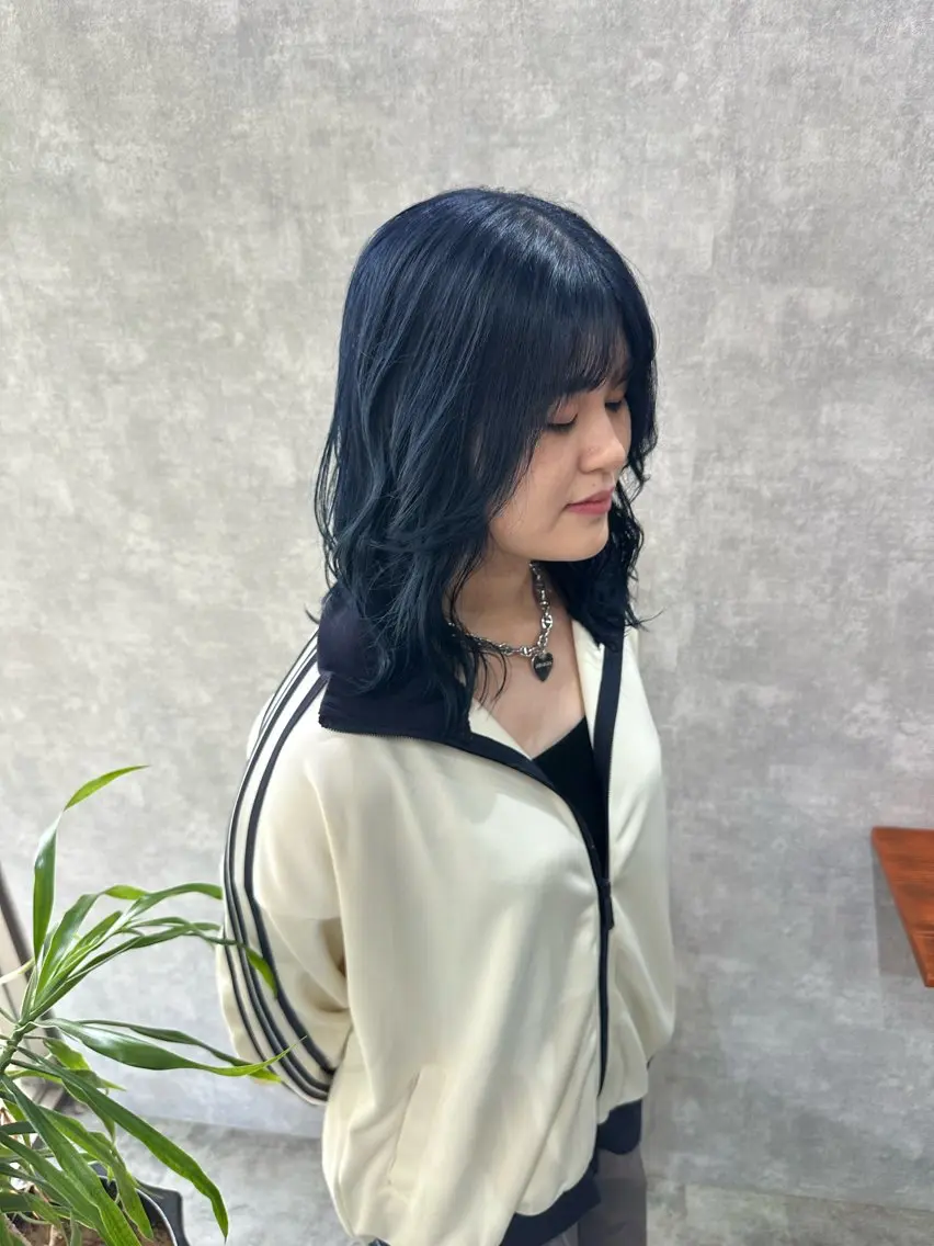 ミディアム 切りっぱなしボブ ショートボブ ボブ くびれヘア ハイライト カット ヘアカラー トリートメント モテ髪/ボブ/ショー ト/アダチフウトのヘアスタイル