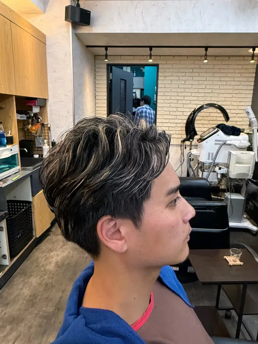 ショート カラー ブリーチ メッシュ ショートヘア カット ヘアカラー 【癒しのバーバー】 小野寺のヘアスタイル