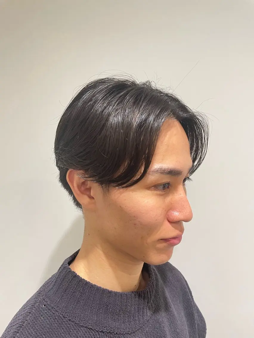 ショート メンズ センターパート メンズパーマ ツーブロック ワックス脱毛 眉カット メンズカット MIWAの眉毛・アイブロウイメージ