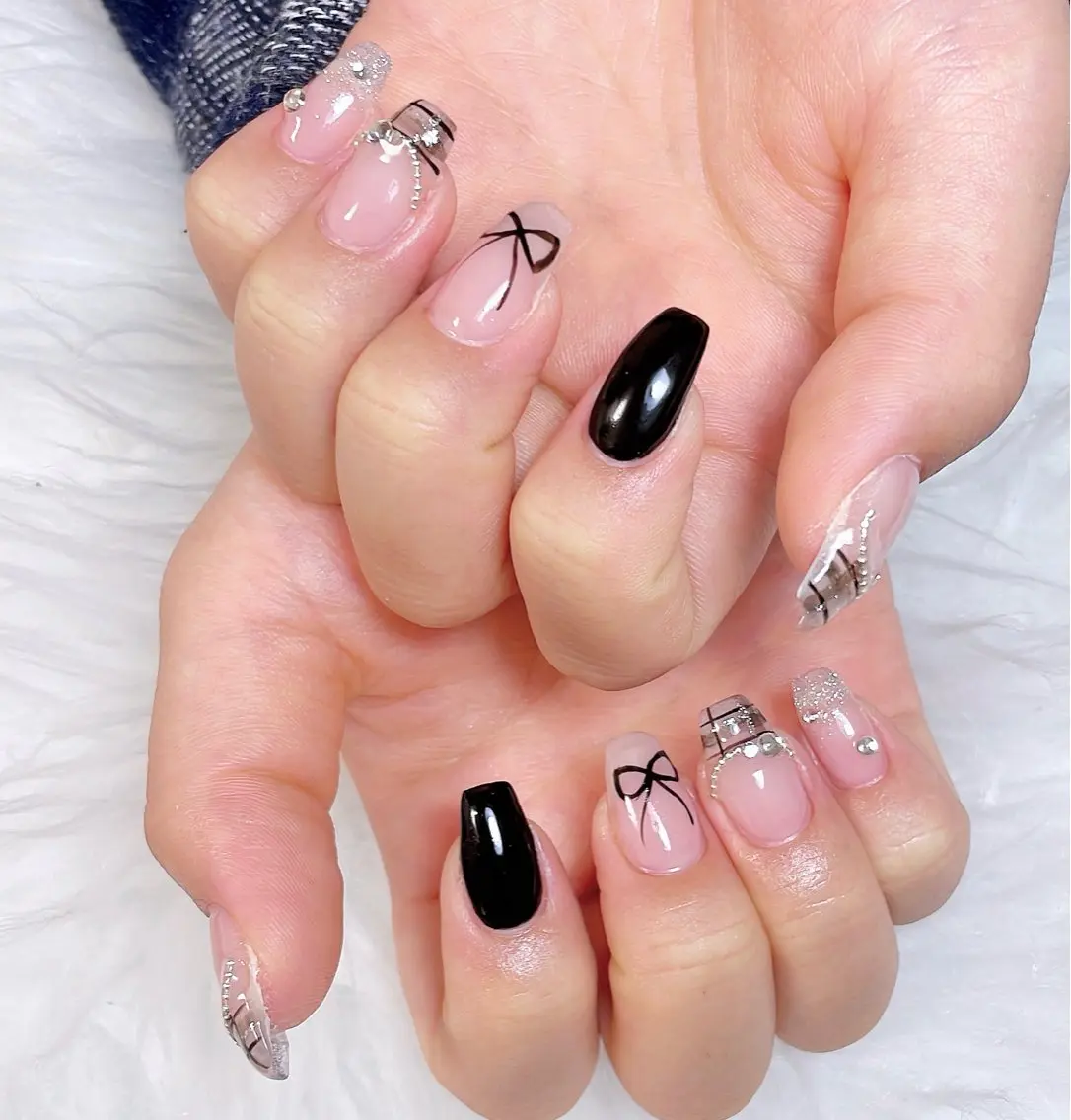 ネイル アニマル柄 チークネイル フラッシュネイル フットネイル フレンチネイル B·U Nail大宮 長さだし専門店のネイルデザイン