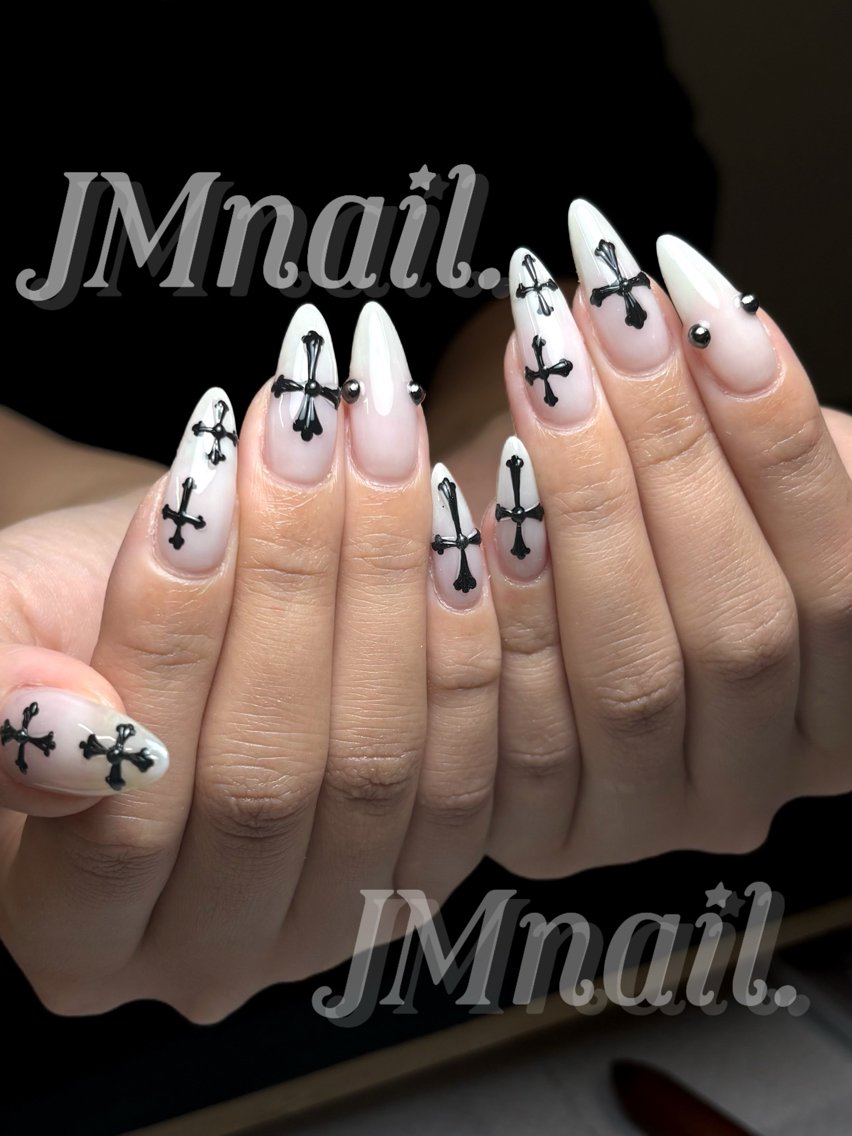 ネイル ジェルネイル ソフトジェル ハンドネイル モンナ CCのネイルデザイン