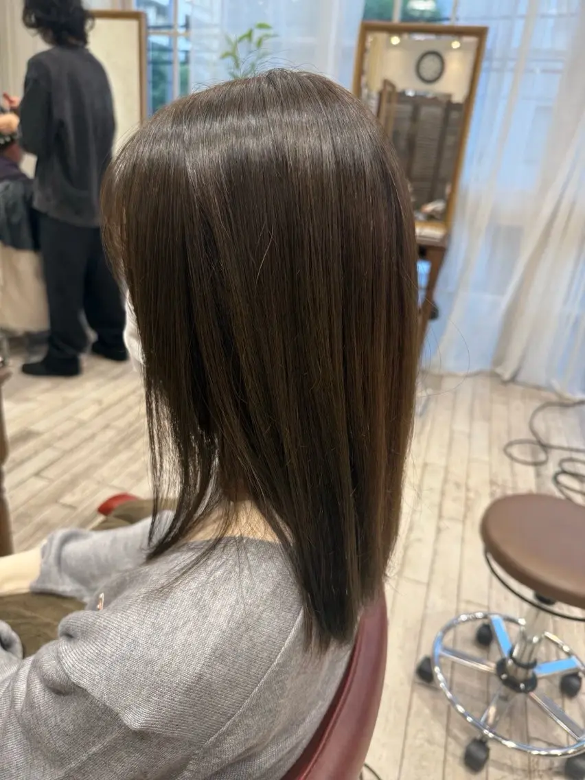 セミロング ヘアカラー vi-ta白金 白髪染めのヘアスタイル