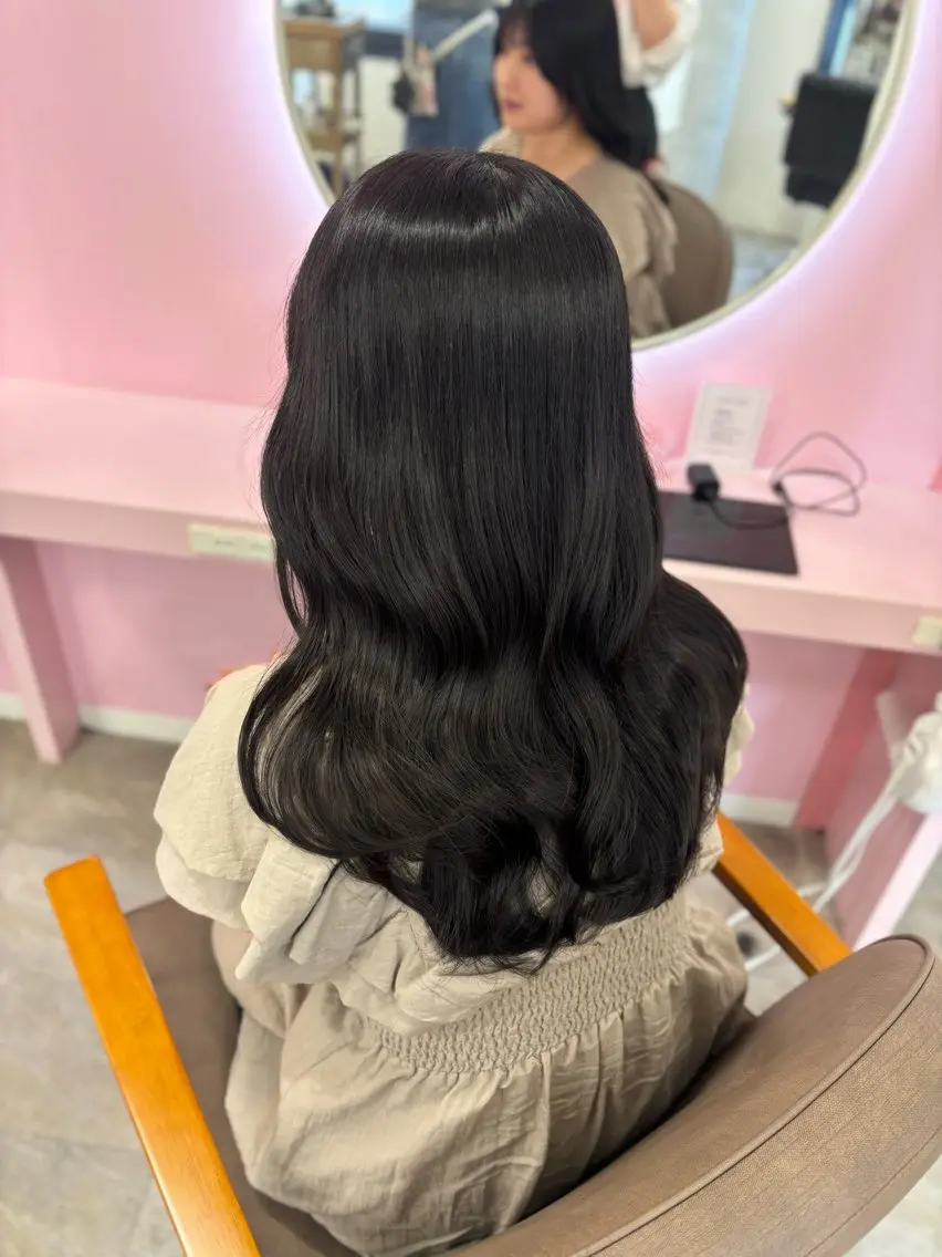 ロング カラー グレージュ カット ヘアカラー トリートメント ヘッドスパ 𝑴𝒊𝒌𝒖💝 透明感モテカラーのヘアスタイル