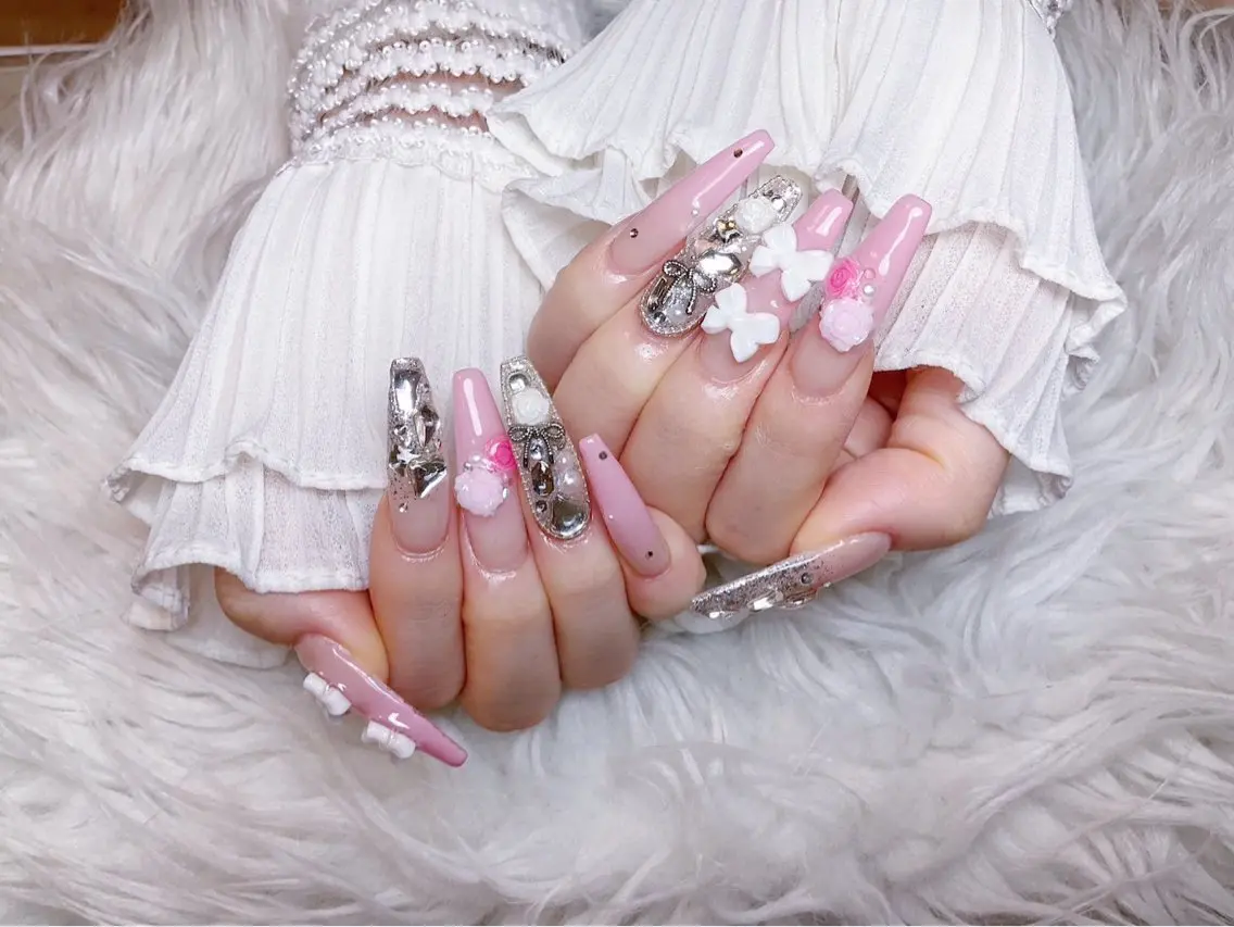 ネイル アートネイル チークネイル 長さ出し フラワーネイル フレンチネイル ハンドネイル ハンドケア NEW NAIL 池袋のネイルデザイン
