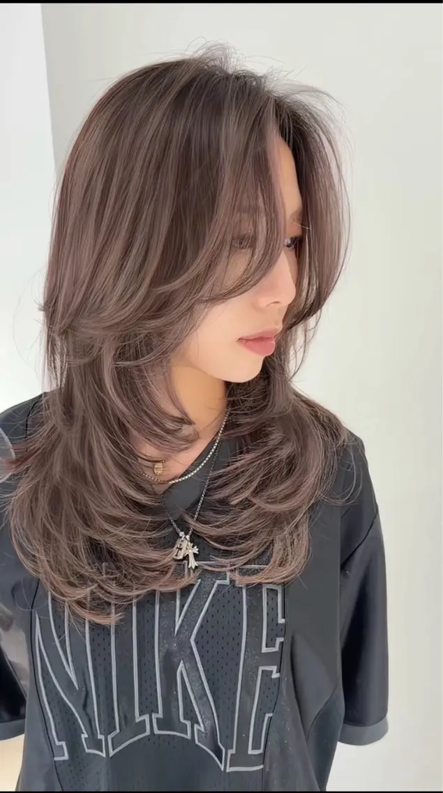 ロング カラー シールエクステ バレイヤージュ ベージュカラー ブリーチ ケアブリーチ カット ヘアカラー 大阪梅田/レイヤー/ ハイライト/yuuのヘアスタイル
