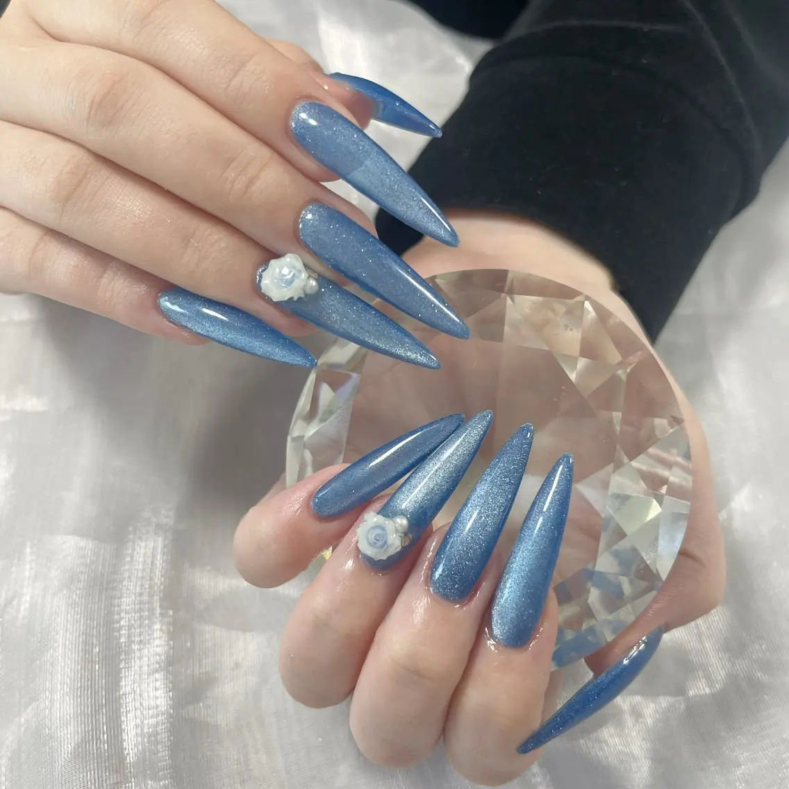 ネイル フットネイル マグネットネイル ぷっくりネイル ネイルチップ ワンホンネイル ハンドネイル Lyna 池袋のネイルデザイン
