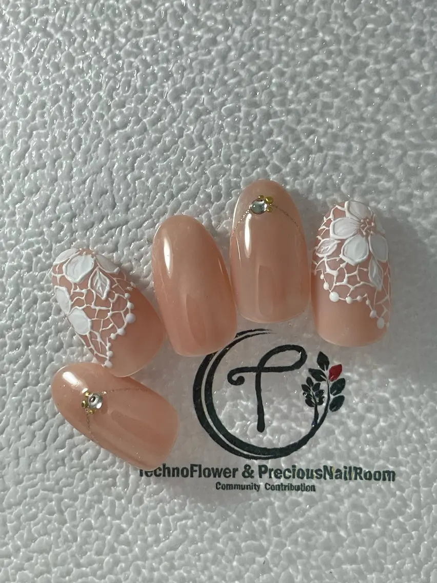 ネイル フラワーネイル precious nail roomのネイルデザイン
