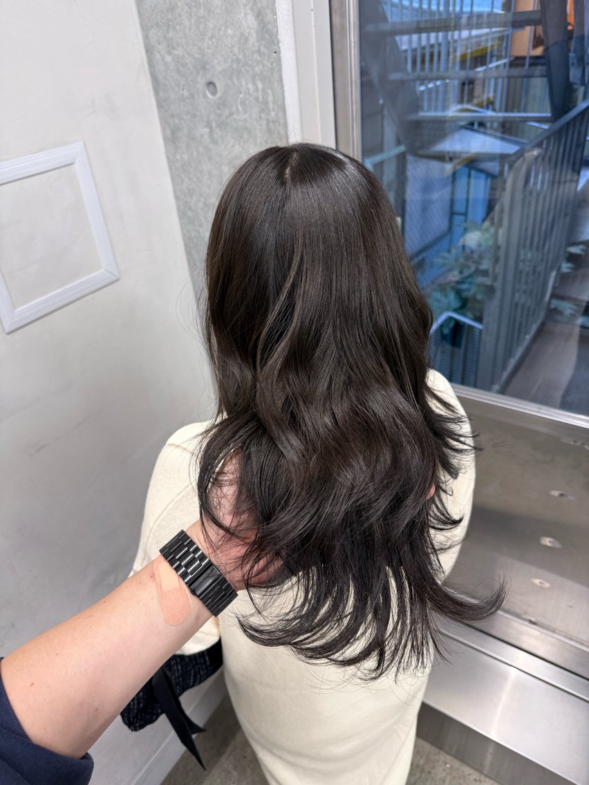 カラー アッシュ ベージュカラー ブリーチ 透明感カラー グレージュ カット ヘアカラー トリートメント 誰より丁寧なカット/ 小林輝/レイヤーのヘアスタイル