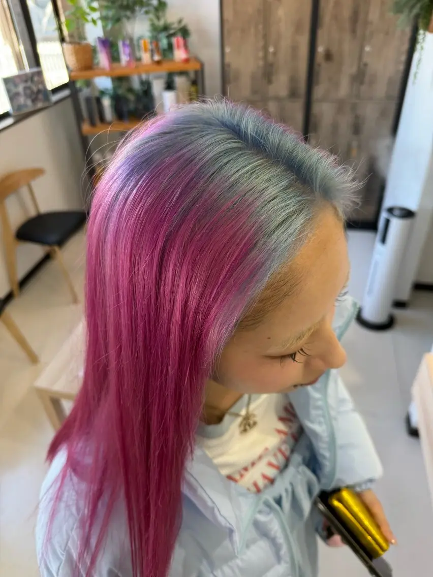 セミロング ヘアカラー 手塚 麗のヘアスタイル