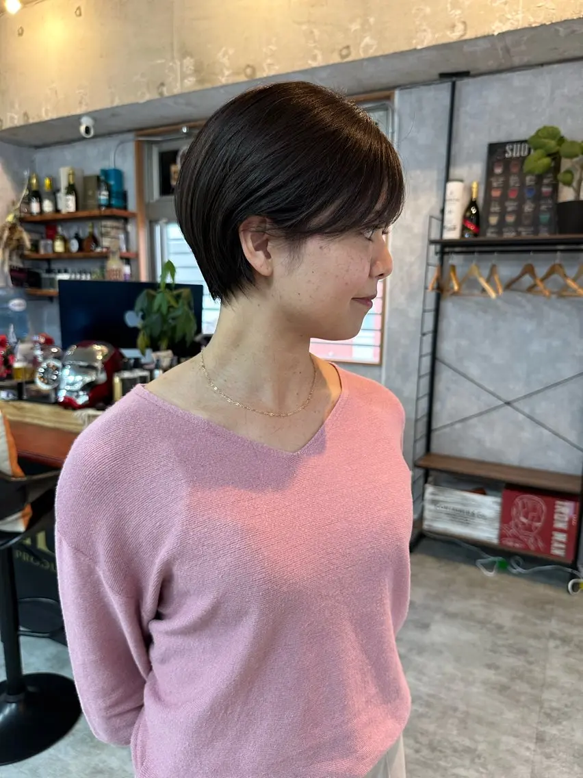 ショート 切りっぱなしボブ ショートボブ ハンサムショート 丸みショート ボブ カット ヘアカラー トリートメント モテ髪/ボブ/ショー ト/アダチフウトのヘアスタイル