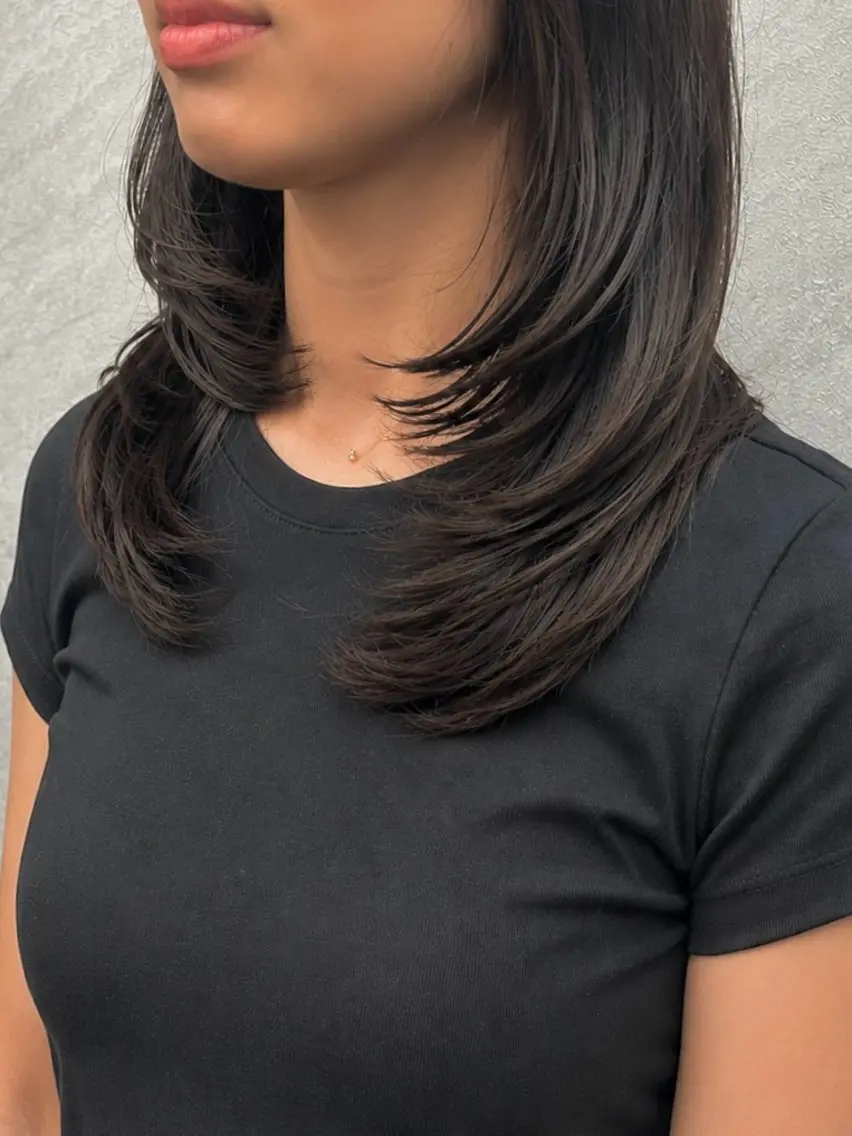 ミディアム カラー ミディアムパーマ 透明感カラー グレージュ 髪質改善 レイヤーカット カット ヘアカラー トリートメント なんば/個室サロン タナカヒナ🌼のヘアスタイル