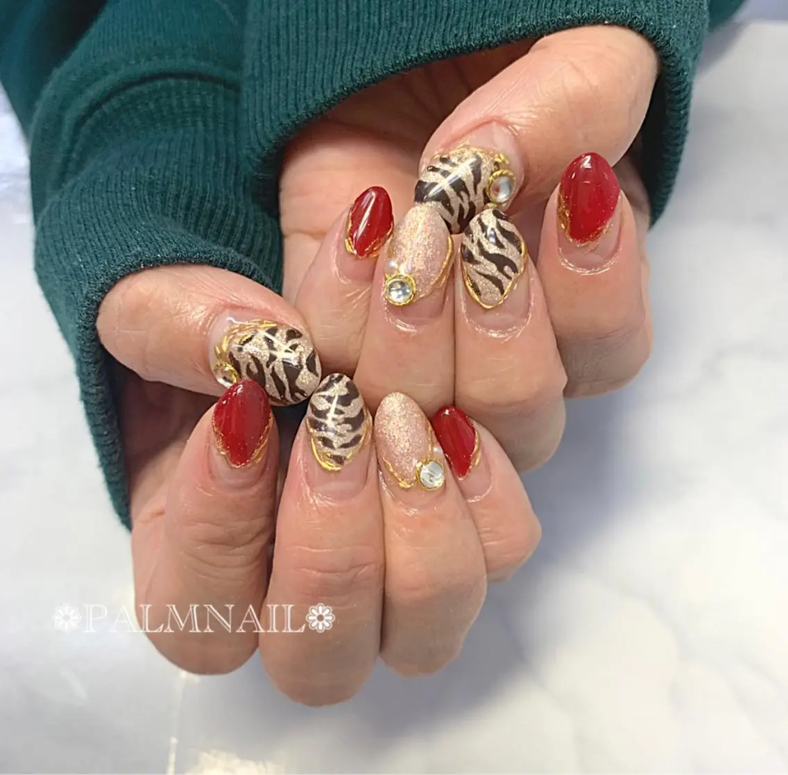 ネイル ハンドネイル 次田 春花のネイルデザイン