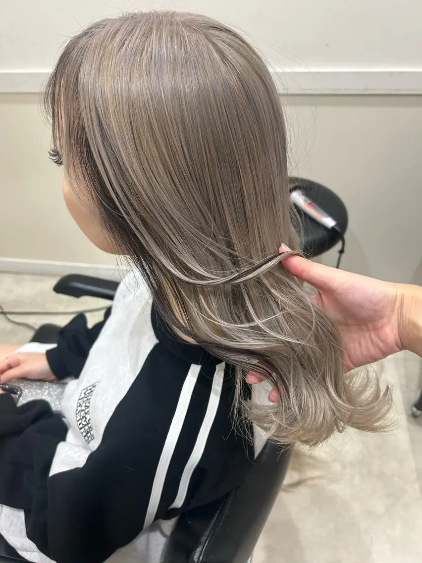 セミロング カラー 🌼透け感カラー 🌼Rinaのヘアスタイル