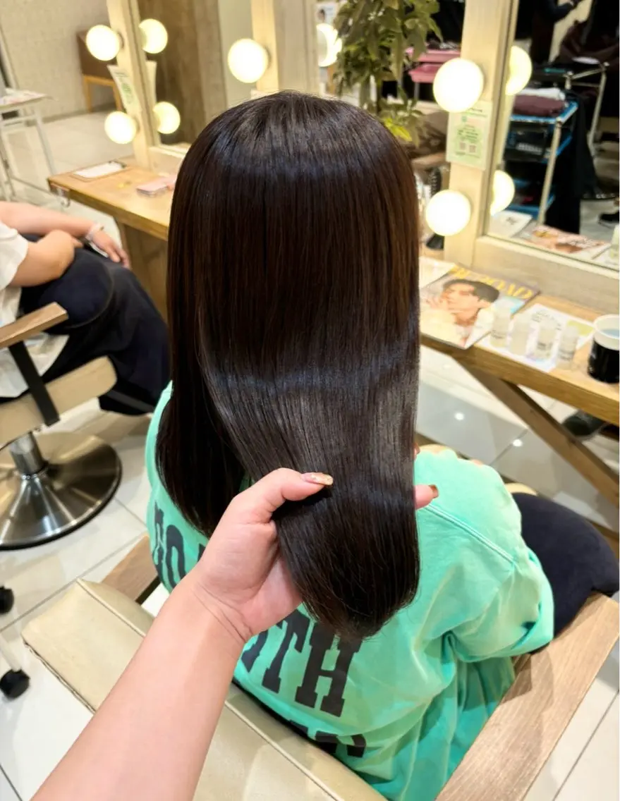 ミディアム カラー ヘアカラー トリートメント ブリーチなしカラー/ 暖色カラー/艶カラーのヘアスタイル