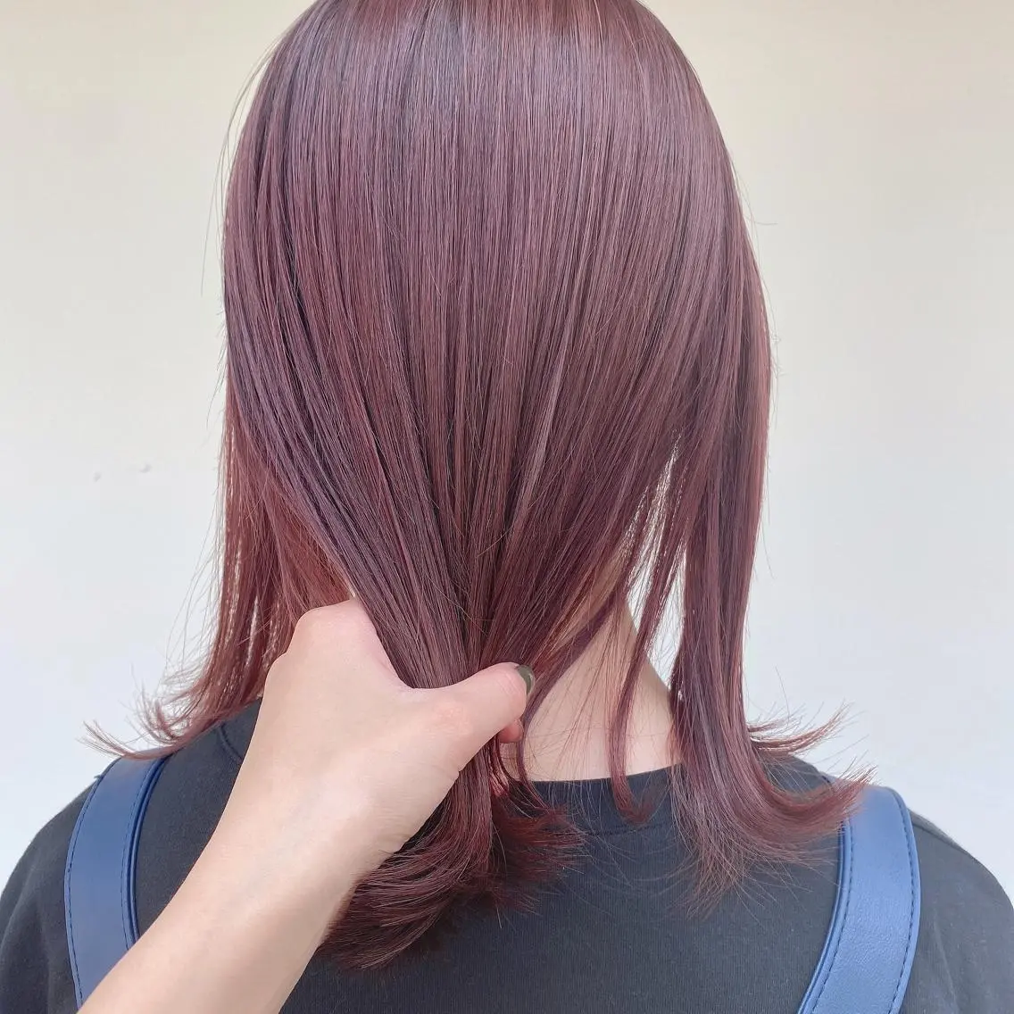 ミディアム カラー shiori ﾍﾞｰｼﾞｭｶﾗｰのヘアスタイル