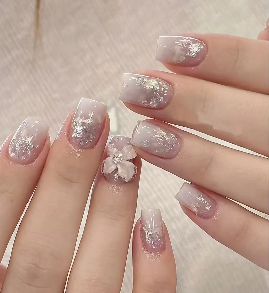 ネイル オーロラネイル フラワーネイル フットネイル フレンチネイル ジェルネイル ハンドネイル ハンドケア BabyYouMi nailのネイルデザイン