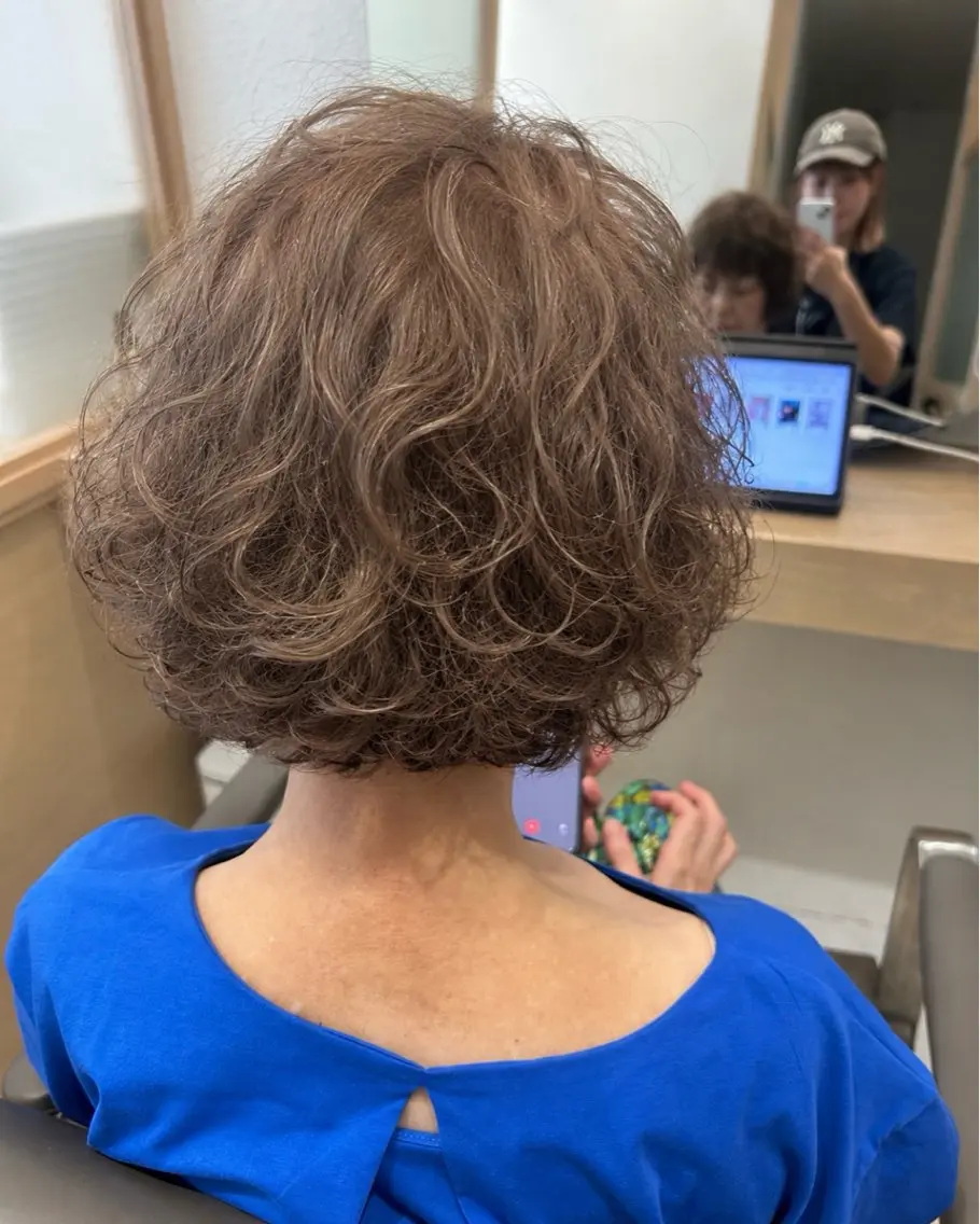ミディアム カラー ミディアムパーマ トリートメント ヘアカラー トリートメント ヘッドスパ 久木原 ゆりのヘアスタイル