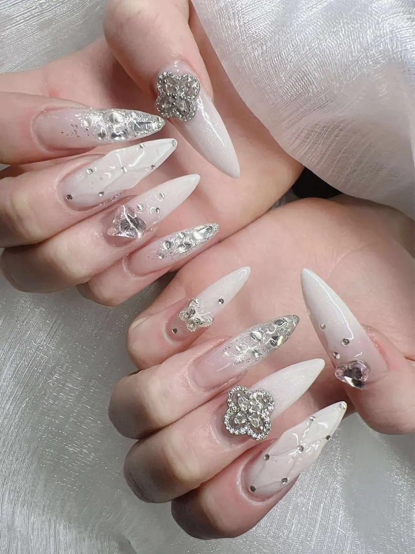 ネイル 長さ出し グラデーション 卒業式 キラキラネイル マグネットネイル ハンドネイル Lee Nailsのネイルデザイン