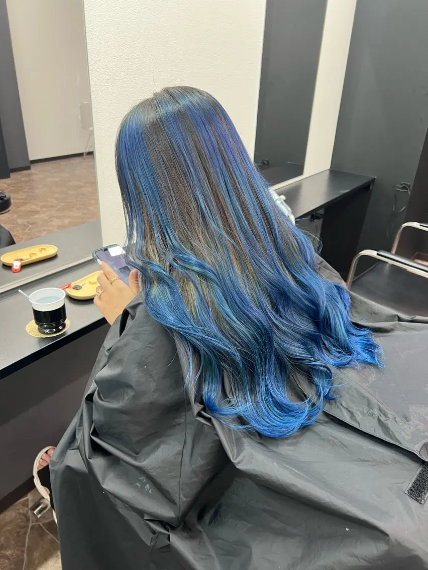 ロング レイヤーカット ヘアカラー トリートメント 藤本 翔己のヘアスタイル
