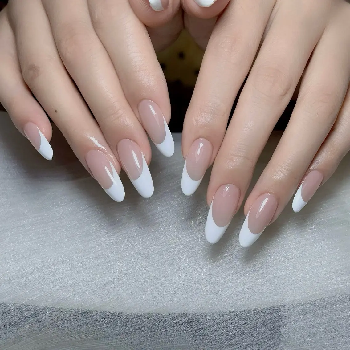 【ジェルオフ無料】🎀フレンチネイル(厚み出し込み)¥5500の写真
