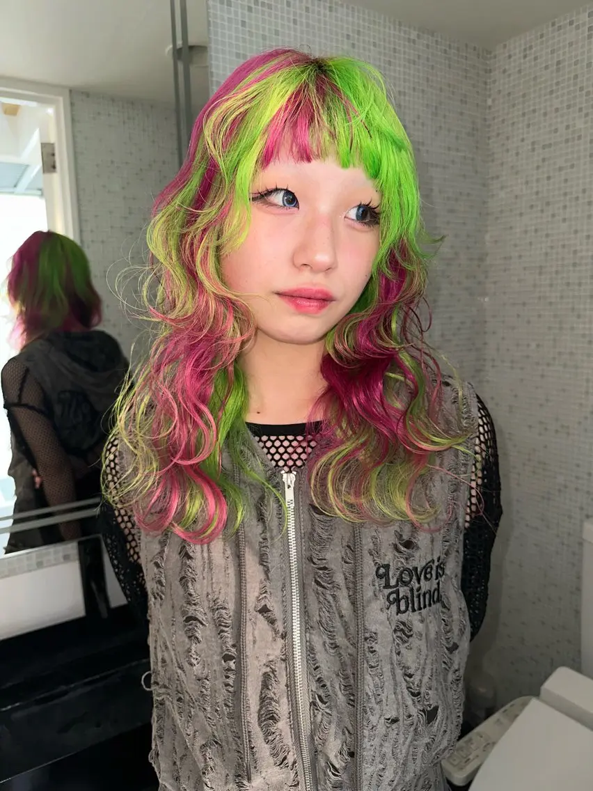 ロング カラー ヘアアレンジ トリートメント ヘアセット MIYU/ケアブリ ーチカラー／デザインのヘアスタイル