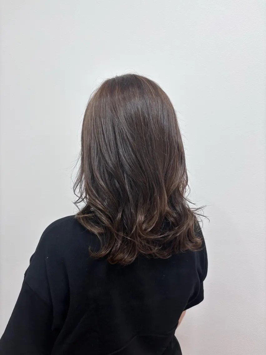 セミロング パーマ セミロングパーマ 透明感カラー 🩰kotomi🩰のヘアスタイル