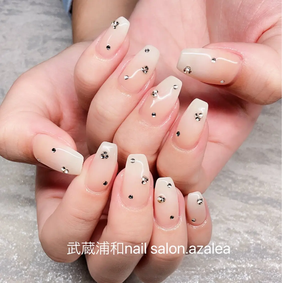 ネイル ハンドネイル R inのネイルデザイン