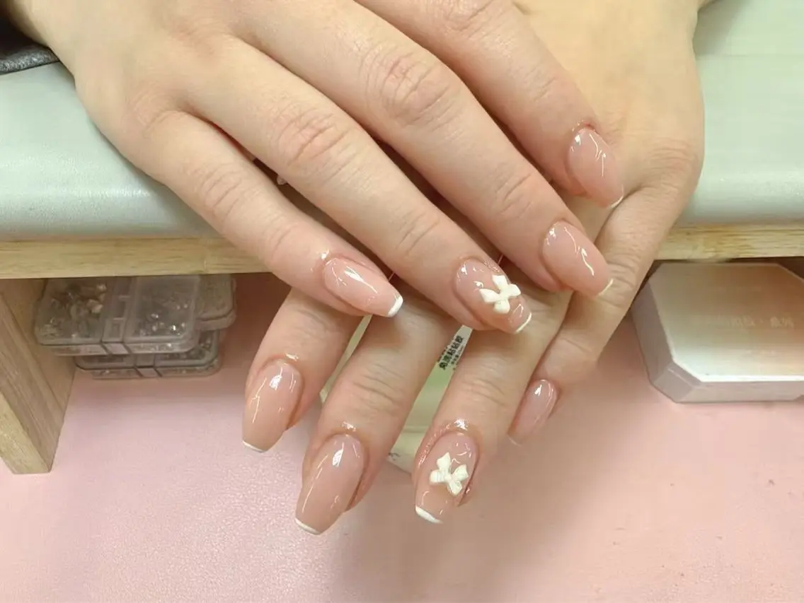 ネイル チークネイル フットネイル フレンチネイル ジェルネイル ガラスフレンチ 柚子 Nikoのネイルデザイン