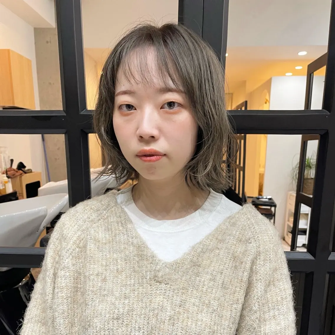 ショート カラー グレージュ ボブ 顔まわりレイヤー レイヤーカット 外ハネヘア カット ヘアカラー トリートメント 堀江将太朗/恵比寿/ メンズカットのヘアスタイル