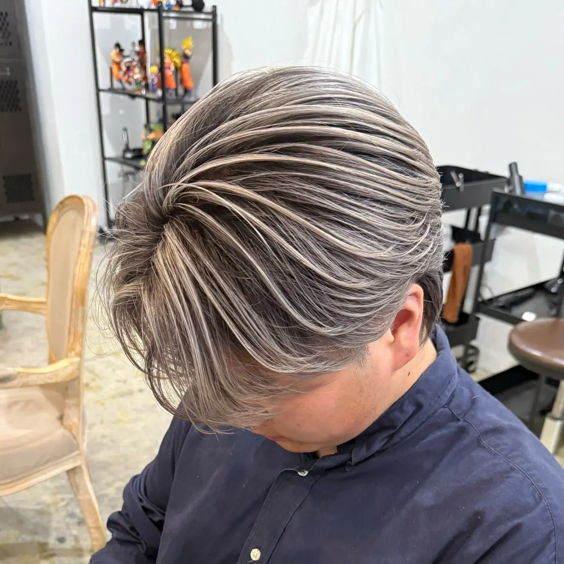 メンズ ヘアカラー バレイヤージュ特化 三宅陸斗のヘアスタイル