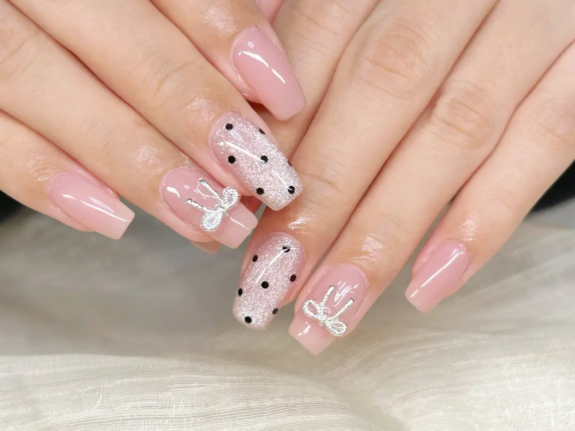 ネイル アートネイル チークネイル 成人式 入学式 長さ出し ハンドネイル Lino Nailのネイルデザイン