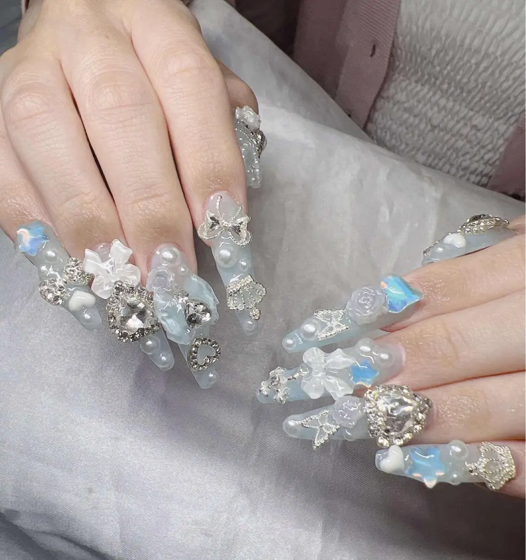 ネイル 長さ出し グラデーション キラキラネイル マグネットネイル ニュアンスネイル ハンドネイル Lee Ainのネイルデザイン