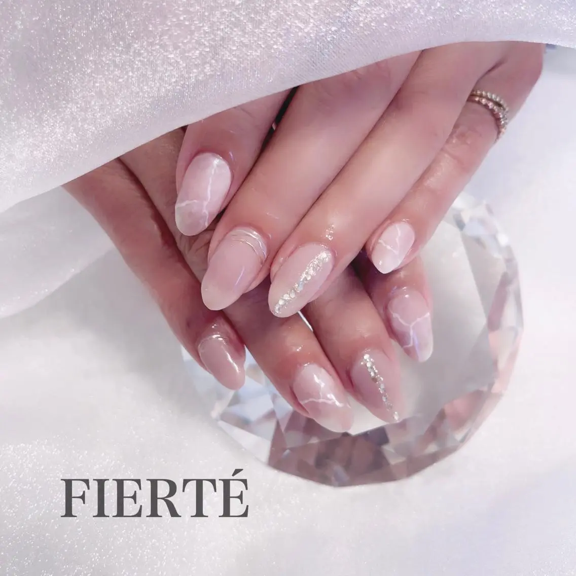 ネイル ニュアンスネイル ハンドネイル FIERTÉ Miyuのネイルデザイン