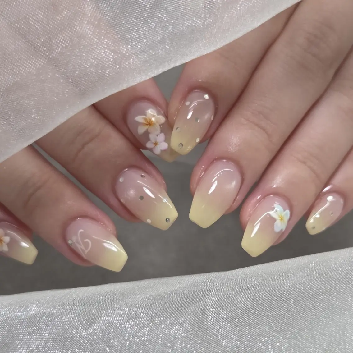 ネイル ハンドネイル Lia Nailのネイルデザイン